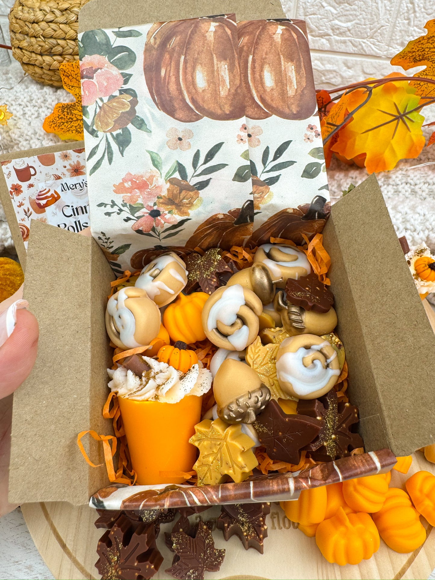 Wax Melts Cinnamon Rolls, please!