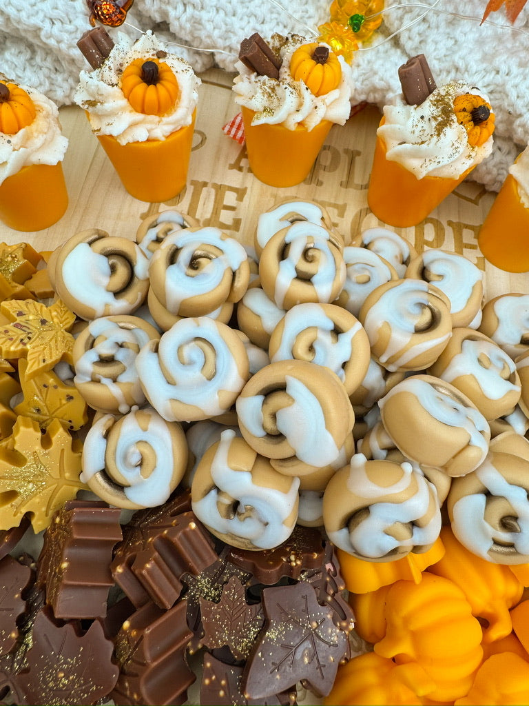 Wax Melts Cinnamon Rolls, please!